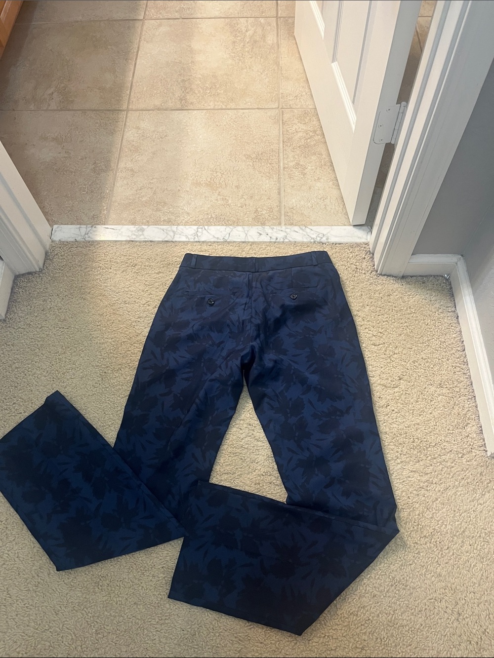 Banana Republic Logan Navy Floral Pattern Dress Pants - Picture 3 of 3